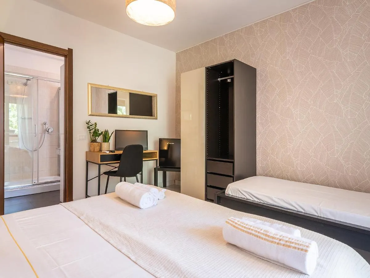 Villa Vaghi Rooms كالياري 2*,  إيطاليا